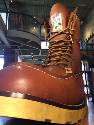 red-wing-giant-boot