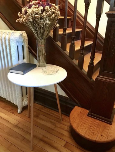 flipping furniture on ebay - end table 2